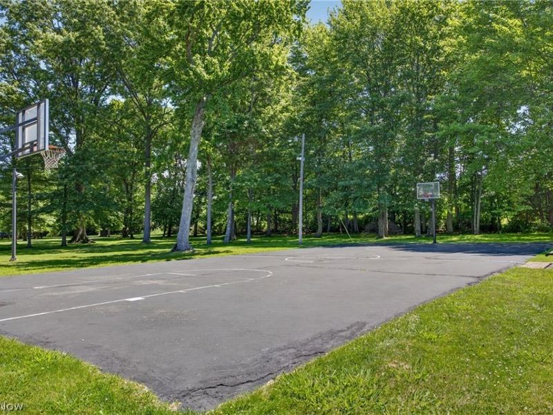 15504 Roxboro Drive, Middleburg Heights, OH 44130 Photo 47
