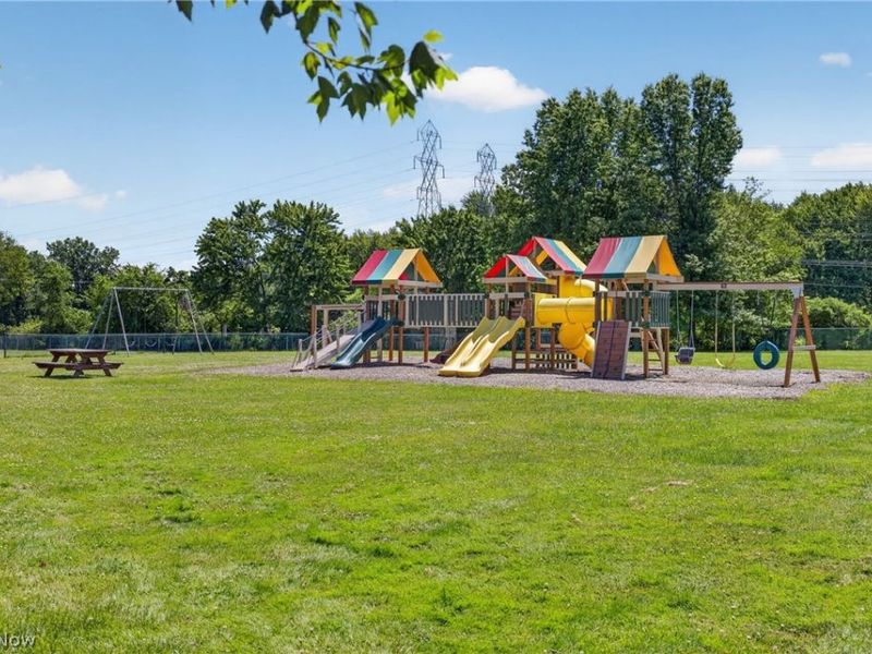 15504 Roxboro Drive, Middleburg Heights, OH 44130 Photo 48