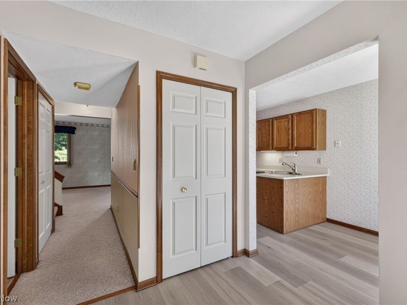 15504 Roxboro Drive, Middleburg Heights, OH 44130 Photo 5