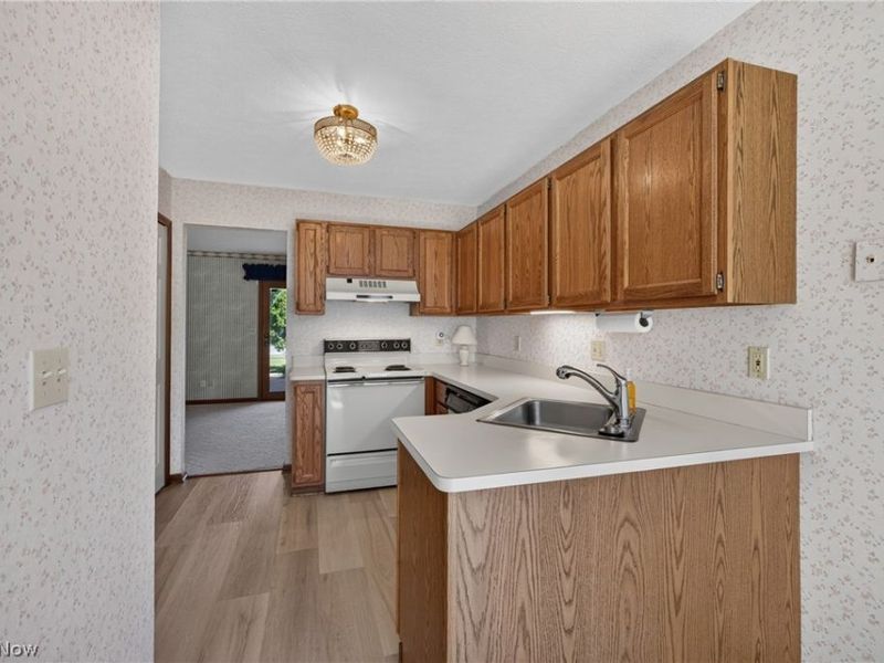 15504 Roxboro Drive, Middleburg Heights, OH 44130 Photo 7