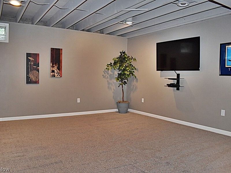 5670 W Longridge Drive, Seven Hills, OH 44131 Photo 38
