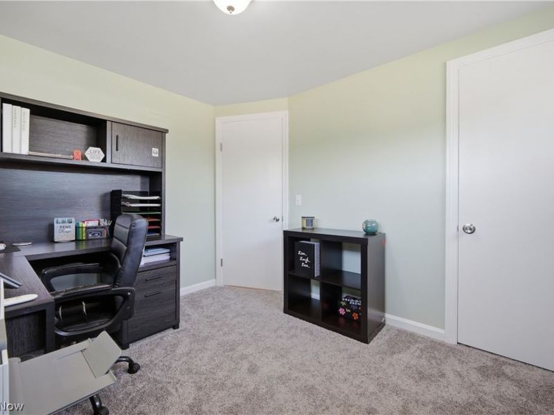 4573 Aurora Street NW, Canton, OH 44708 Photo 10