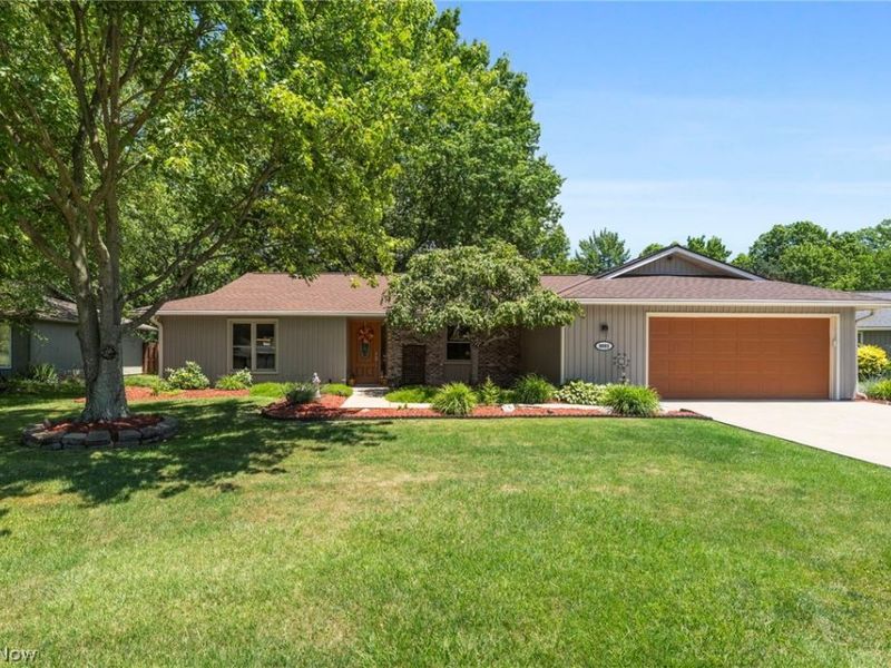 9893 Plum Brook Lane, Strongsville, OH 44149 Photo 1