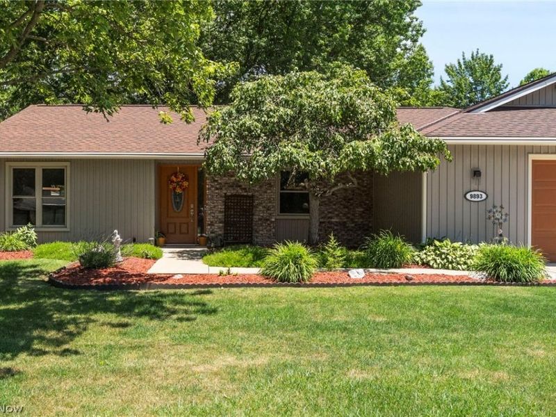 9893 Plum Brook Lane, Strongsville, OH 44149 Photo 2