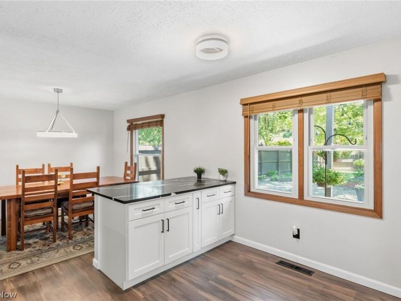 9893 Plum Brook Lane, Strongsville, OH 44149 Photo 7