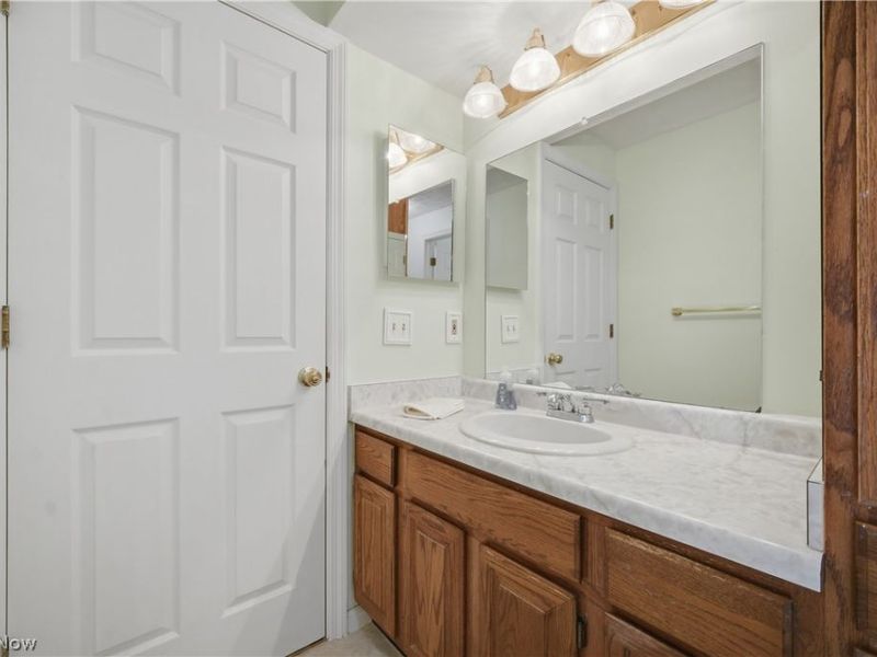 115 Denham Circle NE, Canton, OH 44721 Photo 17