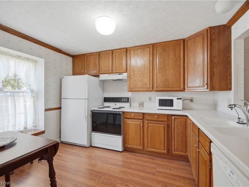 115 Denham Circle NE, Canton, OH 44721 Photo 5