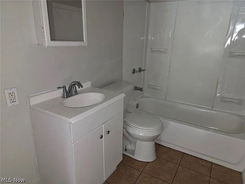 4181 E 160th Street, Cleveland, OH 44128 Photo 11