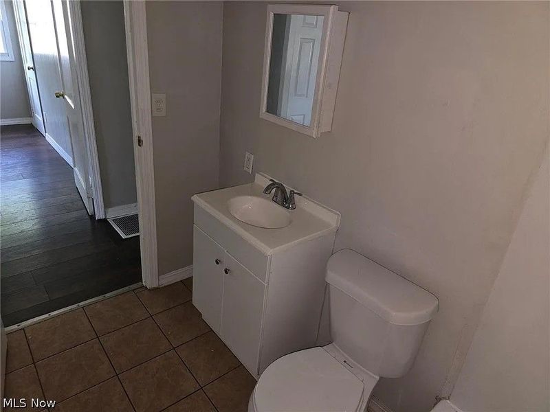 4181 E 160th Street, Cleveland, OH 44128 Photo 12