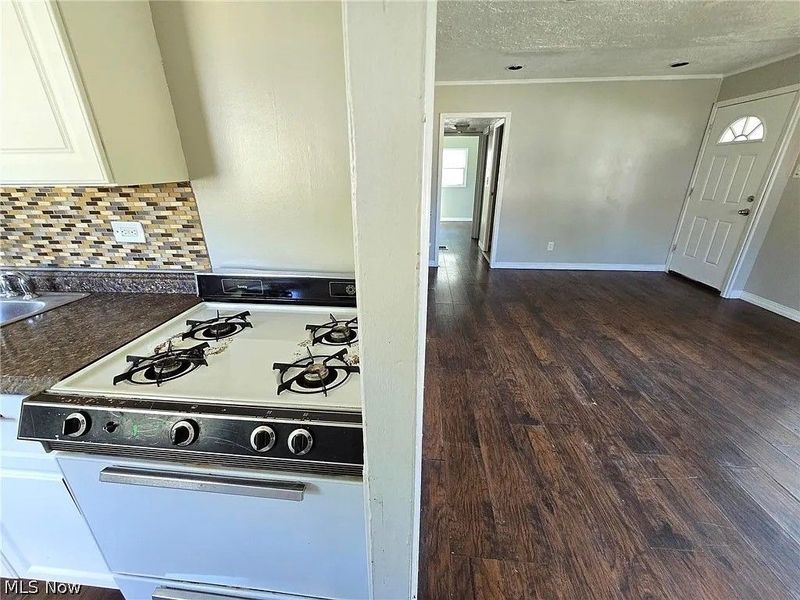 4181 E 160th Street, Cleveland, OH 44128 Photo 8