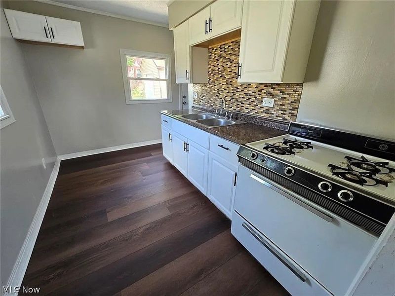 4181 E 160th Street, Cleveland, OH 44128 Photo 9