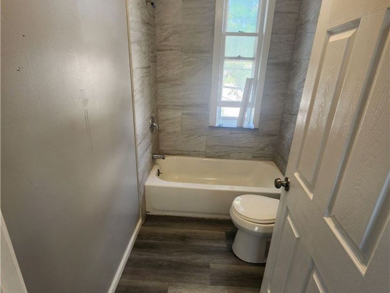 6128 Lausche Avenue, Unit 2, Cleveland, OH 44103 Photo 12