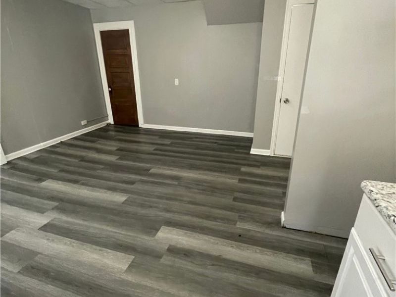 6128 Lausche Avenue, Unit 2, Cleveland, OH 44103 Photo 7