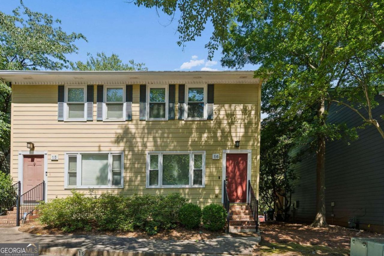 16 Holly Downs Court Nw, Atlanta, GA 30318 Main Photo