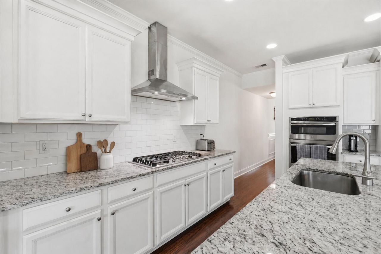 9737 Table Mountain Lane Photo 8
