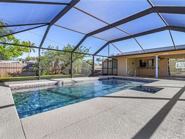 311 SW 48th TER, CAPE CORAL, FL 33914