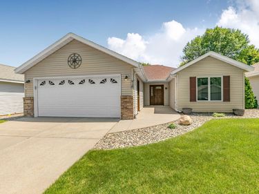 914 Willow Grove Circle , Waite Park, MN 56387
