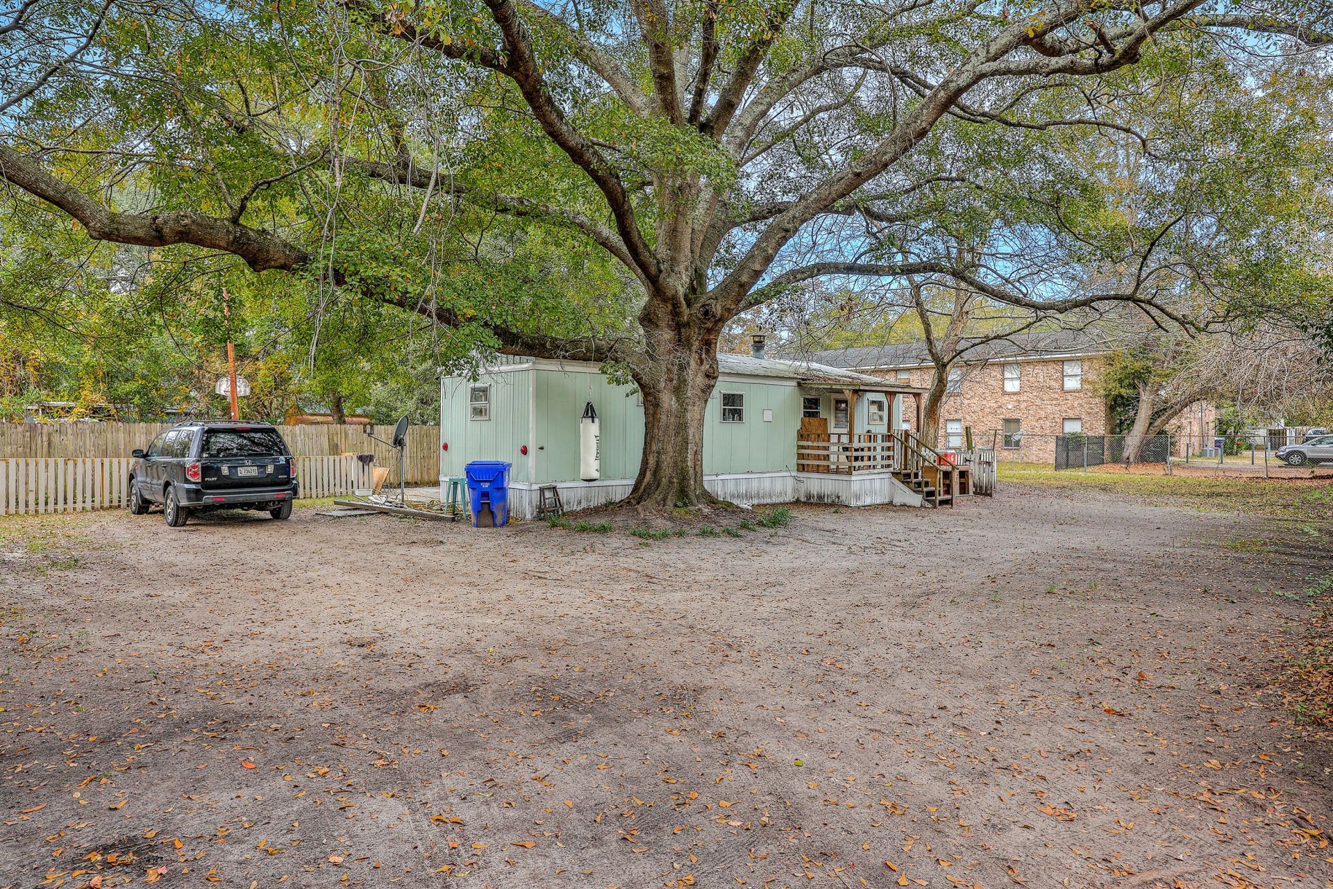1628 Sumner Avenue Photo 4
