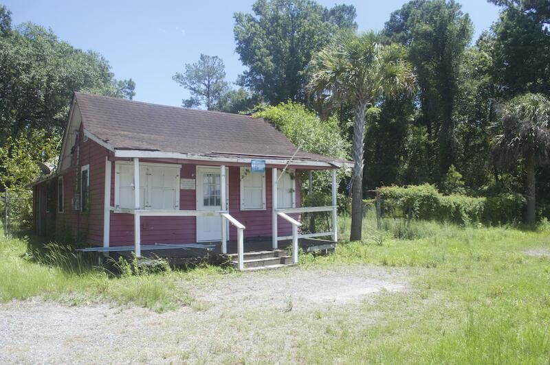 2411 N Highway 17  Photo 1