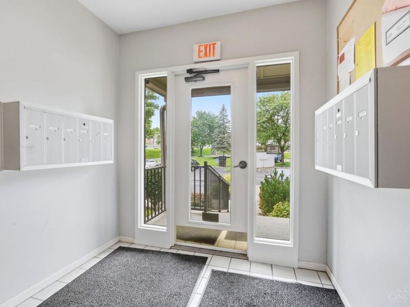 7370 Ridgepoint Drive, Unit 6, Anderson Twp, OH 45230 Photo 3