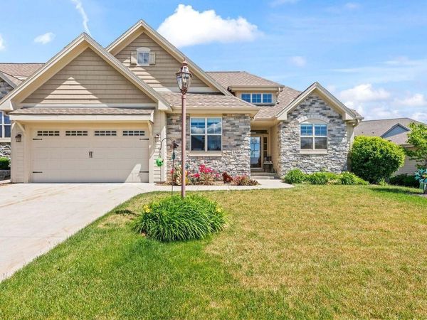 3506 Hawthorn Hill DRIVE, Waukesha, WI 53188