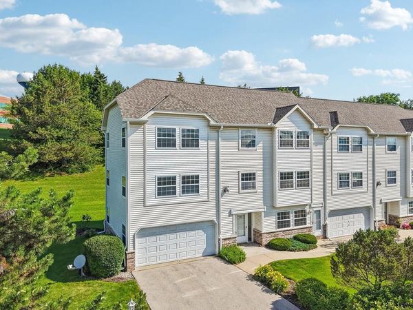 325 Kristin COURT W, Brookfield, WI 53045