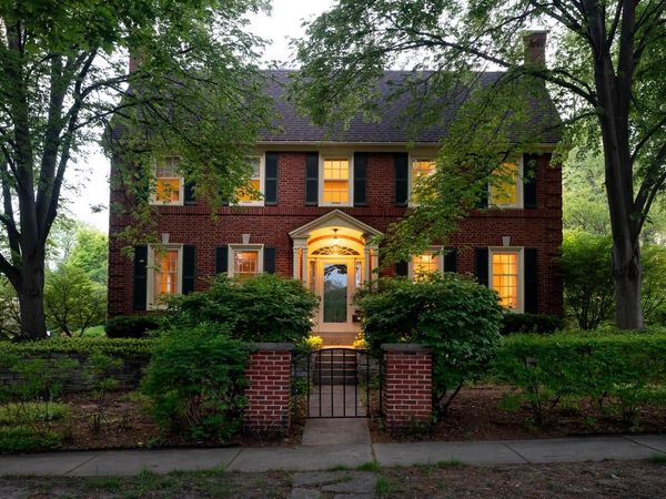 1547 Upper PARKWAY S, Wauwatosa, WI 53213
