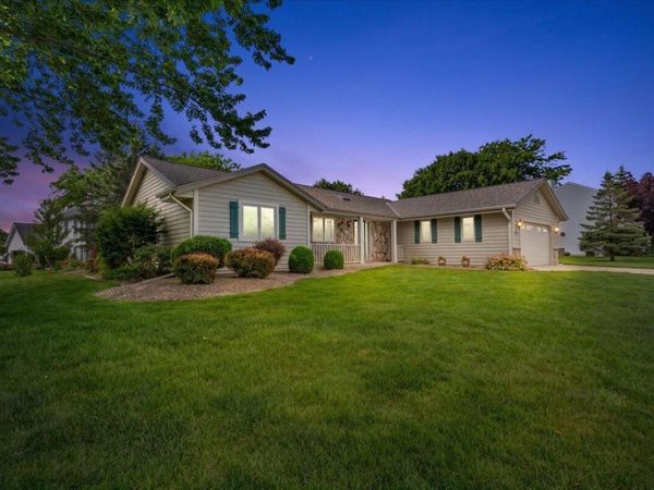 N103W15923 Founders LANE, Germantown, WI 53022