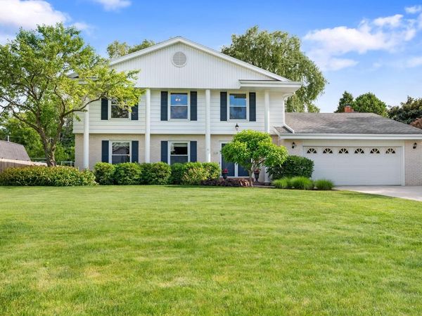 1119 W Fairfield COURT, Glendale, WI 53217
