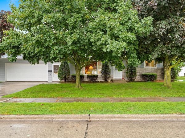 1619 Miriam ROAD, Manitowoc, WI 54220