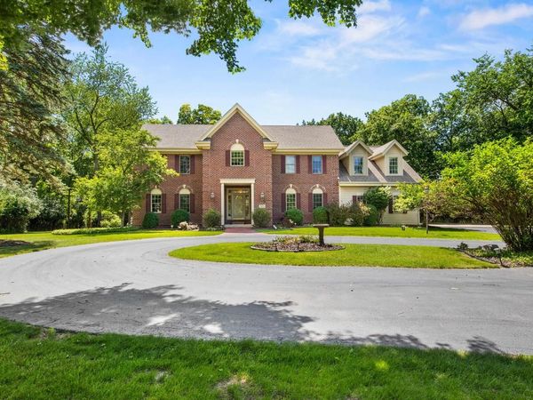 W310N6685 Caddy COURT, Hartland, WI 53029