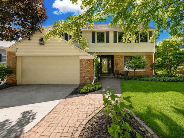 6120 N Kent AVENUE, Whitefish Bay, WI 53217