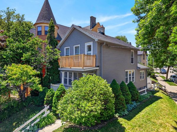 1463 N Franklin PLACE, Milwaukee, WI 53202