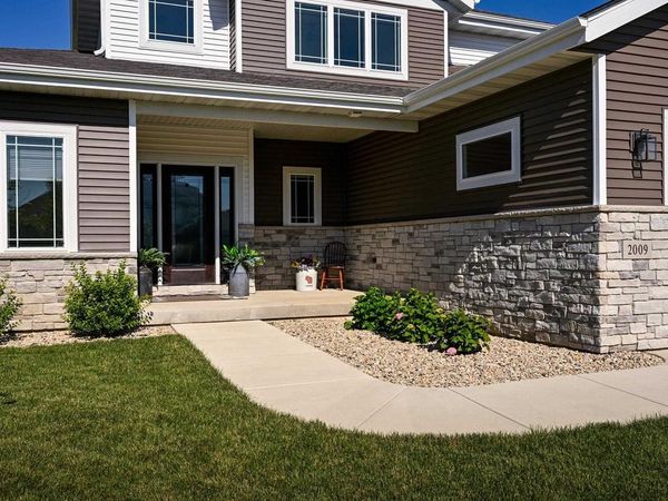 2009 Paris Lane, Cottage Grove, WI 53527