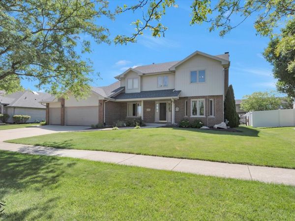 8408 Hollybrook Lane , Tinley Park, IL 60487