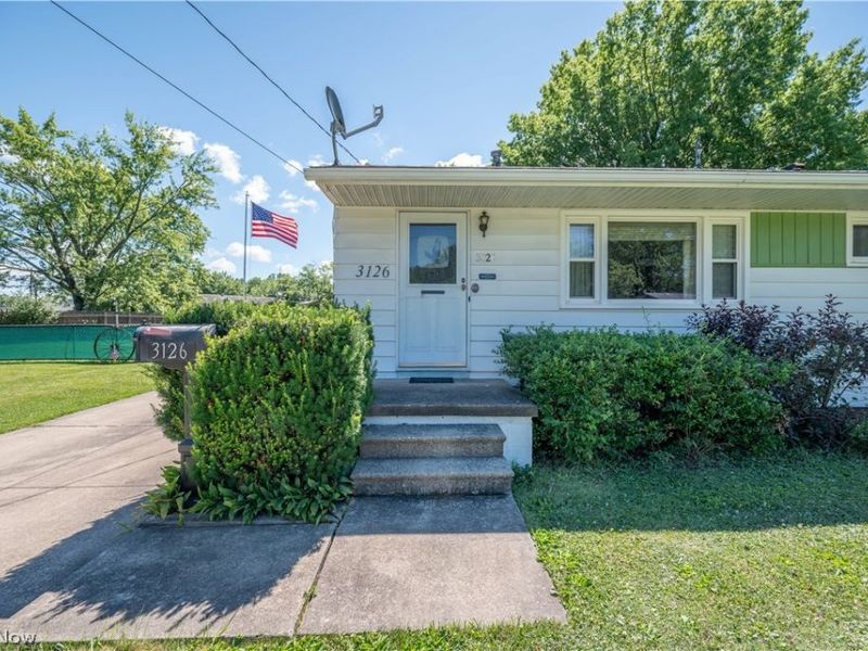 3126 Linda Drive NW, Warren, OH 44485 Photo 2