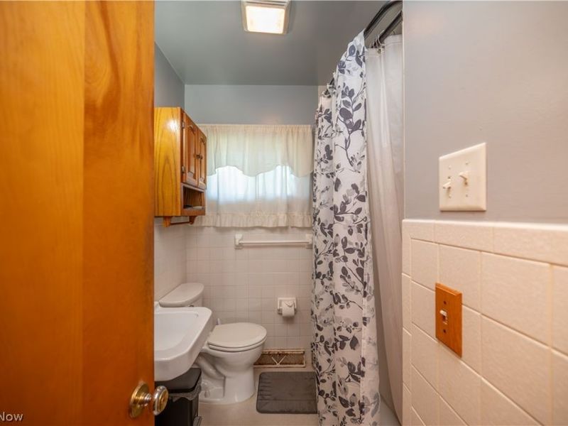 3126 Linda Drive NW, Warren, OH 44485 Photo 8