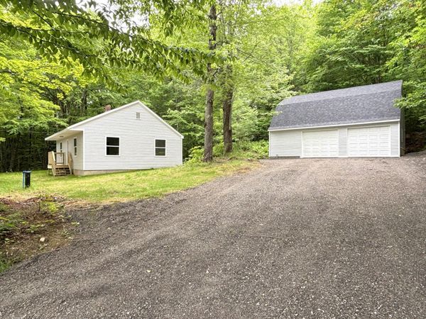 950 Main Street , Wayne, ME 04284