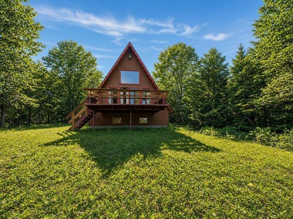 233 Razorville Road , Washington, ME 04574