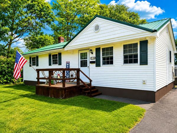 25 1/2 Elm Street, East Millinocket, ME 04430