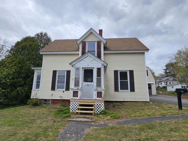 35 Bridge Street , Topsham, ME 04086