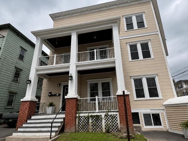 128 Pine Street , Lewiston, ME 04240