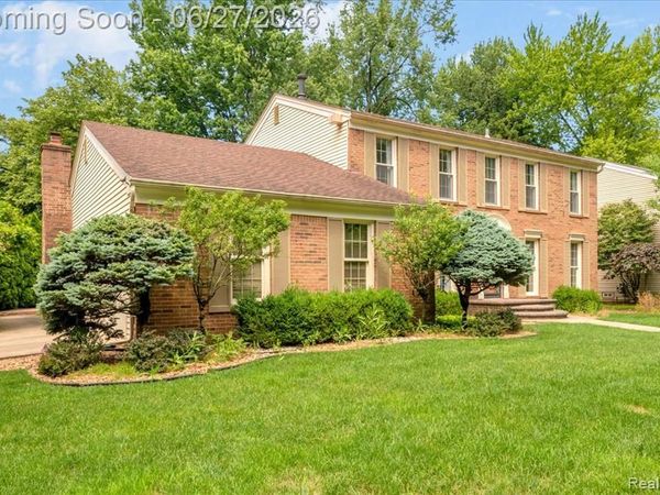 18535 Mayfield Street, Livonia, MI 48152