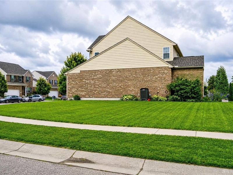 1555 Cedar Creek Drive, Centerville, OH 45458 Photo 2
