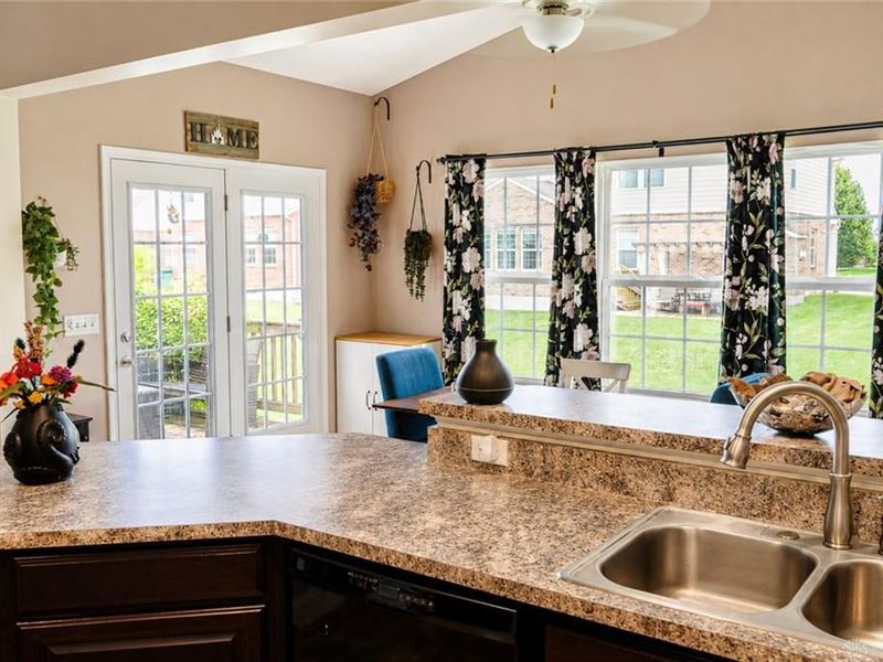 1555 Cedar Creek Drive, Centerville, OH 45458 Photo 8