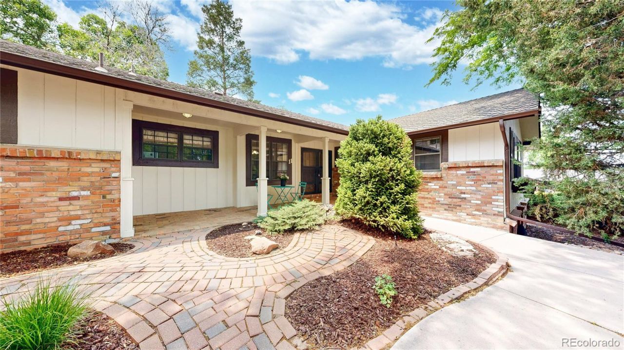 11 Robincrest Lane, Littleton, CO 80123 Main Photo