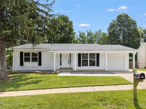 274 Cedar Village Court, Ballwin, MO 63021