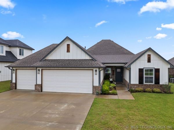 19049 E Ridge Line Road, Catoosa, OK 74015