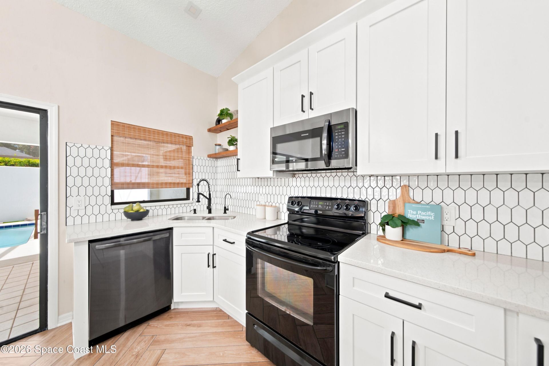 429 Maple Bluff Circle , Melbourne, FL 32940 Photo