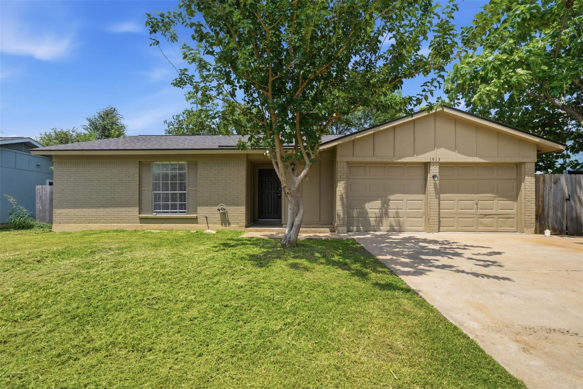 1913 Denfield Dr, Round Rock, TX 78664 Main Photo